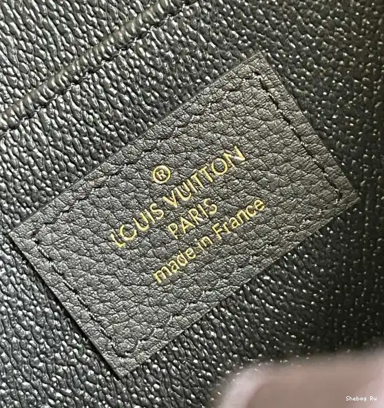 VUITTON LOUIS VOYAGE POCHETTE 0623